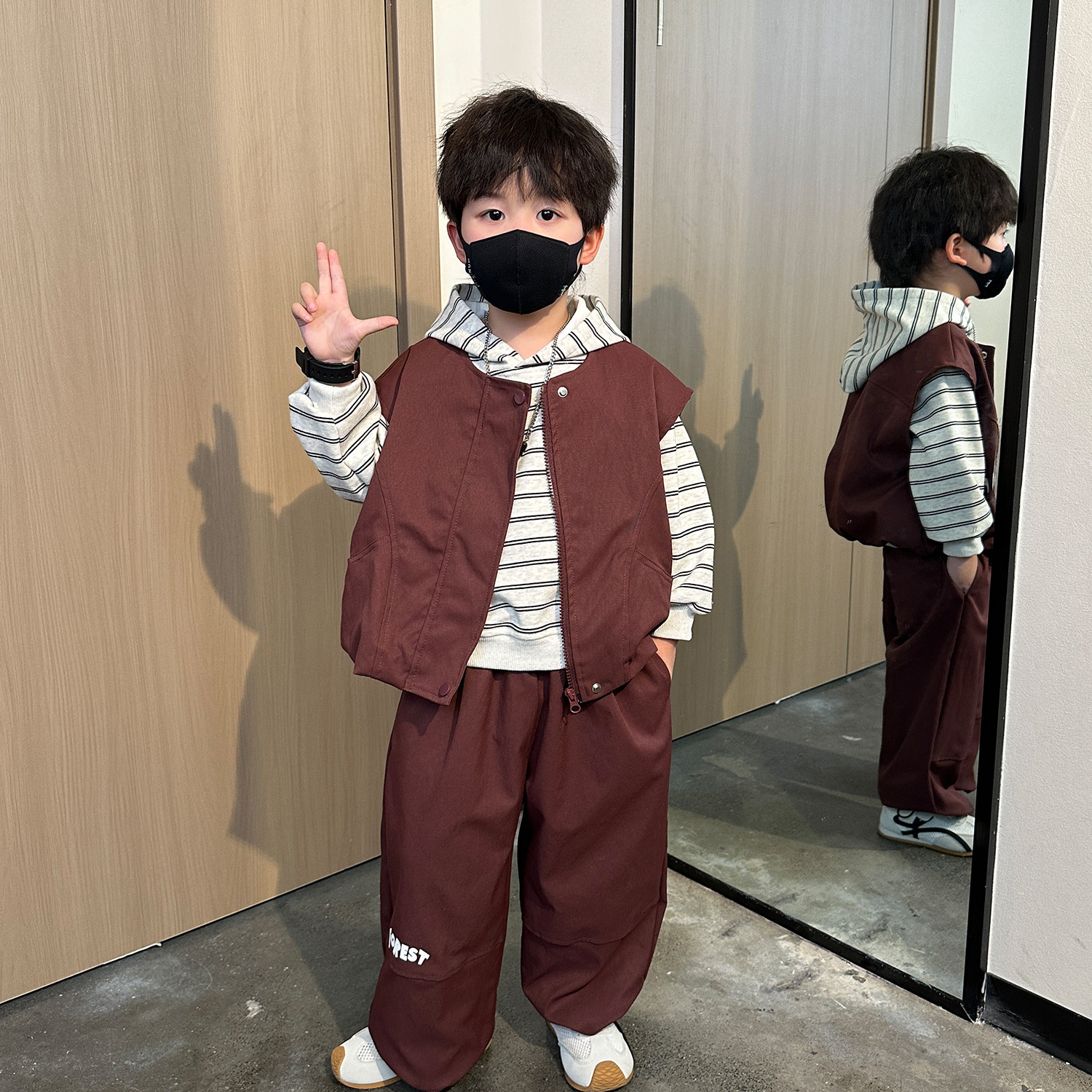 男童春装三件套2026新款帅气儿童春秋季韩版男孩时髦卫衣马甲套装