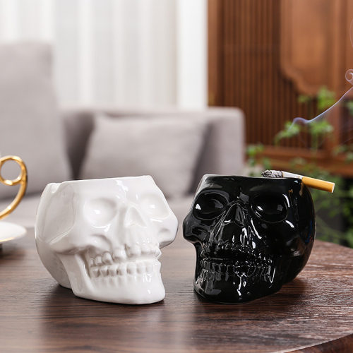 烟灰缸2026新款创意陶瓷骷髅头家用轻奢感防飞灰时尚个性潮流装饰