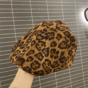素颜显脸小鸭舌帽前进帽 新款 英伦复古时尚 豹纹绒面贝雷帽女春秋季