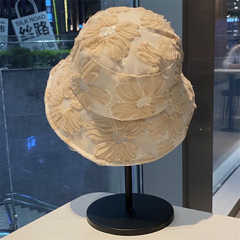 新款蕾丝渔夫帽夏季女显脸小网红花朵亮片遮阳防晒盆帽薄款太阳帽
