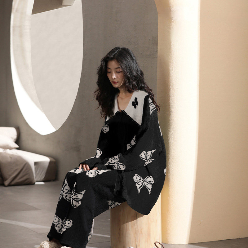 秋冬新款珊瑚绒睡衣女蝴蝶印花