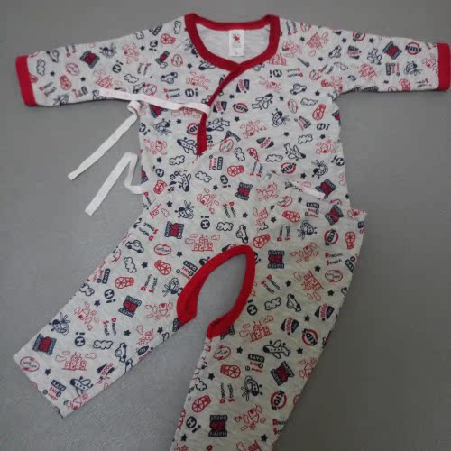 Coffret cadeau pour bébé - vêtements - Ref 1958298 Image 1