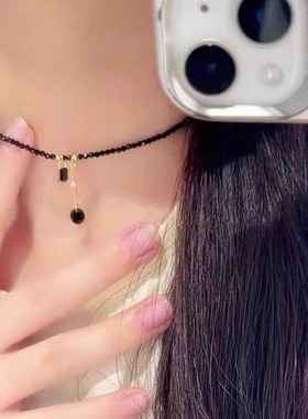 复古黑色水晶项链女高级感小众设计感短款锁骨链2025年新款脖子链