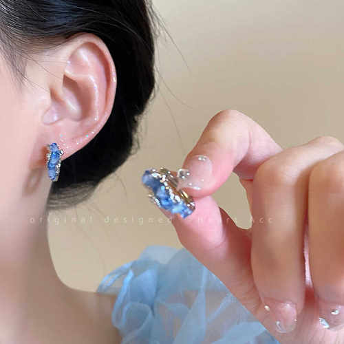 蓝色港风耳圈女夏天2024新款