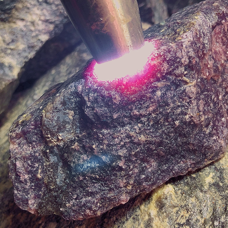 天然紫金沙云母紫玉原石摆件雕刻玉石大块原矿标本石手镯吊坠原料