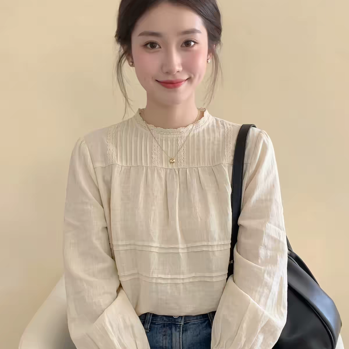 法式杏色蕾丝灯笼袖衬衫女款2026春季新款高级感轻奢减龄洋气上衣