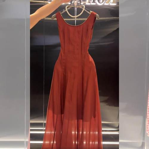 怒推！外贸单品质，轻熟风减龄无袖连衣裙女多巴胺洋气设计感裙子