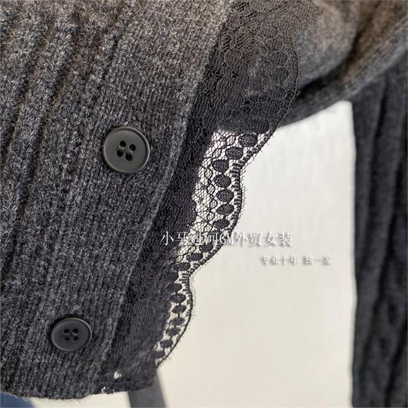 绝了！！怎么穿都好看，简约气质麻花纹理羊毛蕾丝边圆领针织开衫