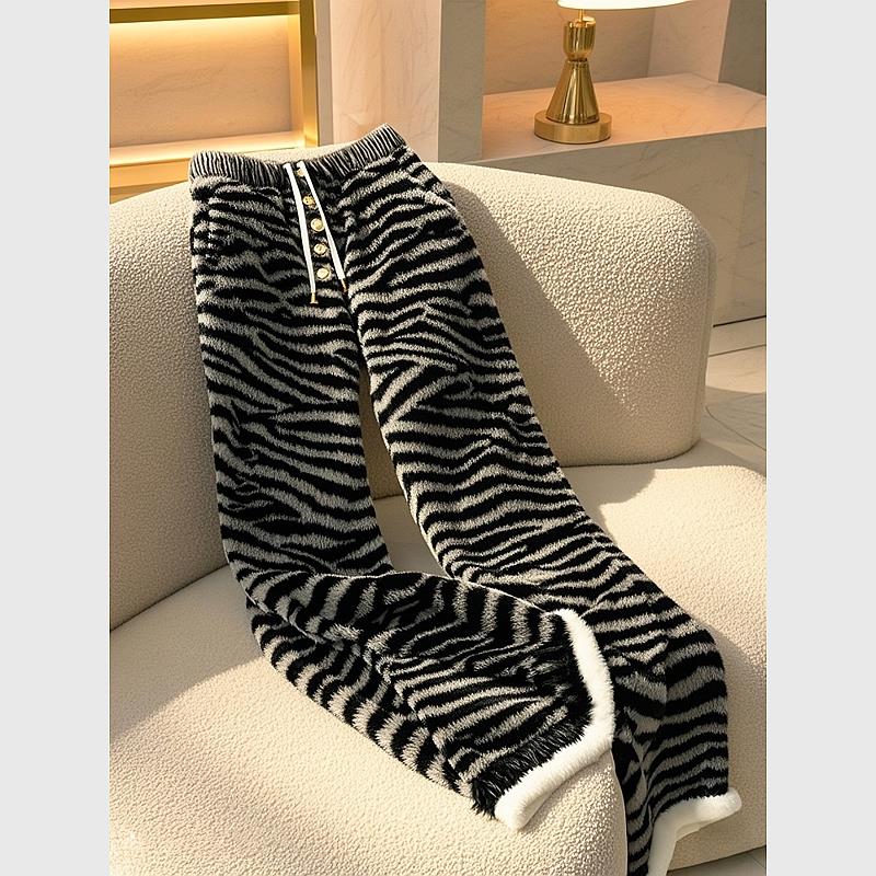 2024冬季今年洋里洋气高级感百搭小众超好看毛茸茸斑马纹毛绒裤子