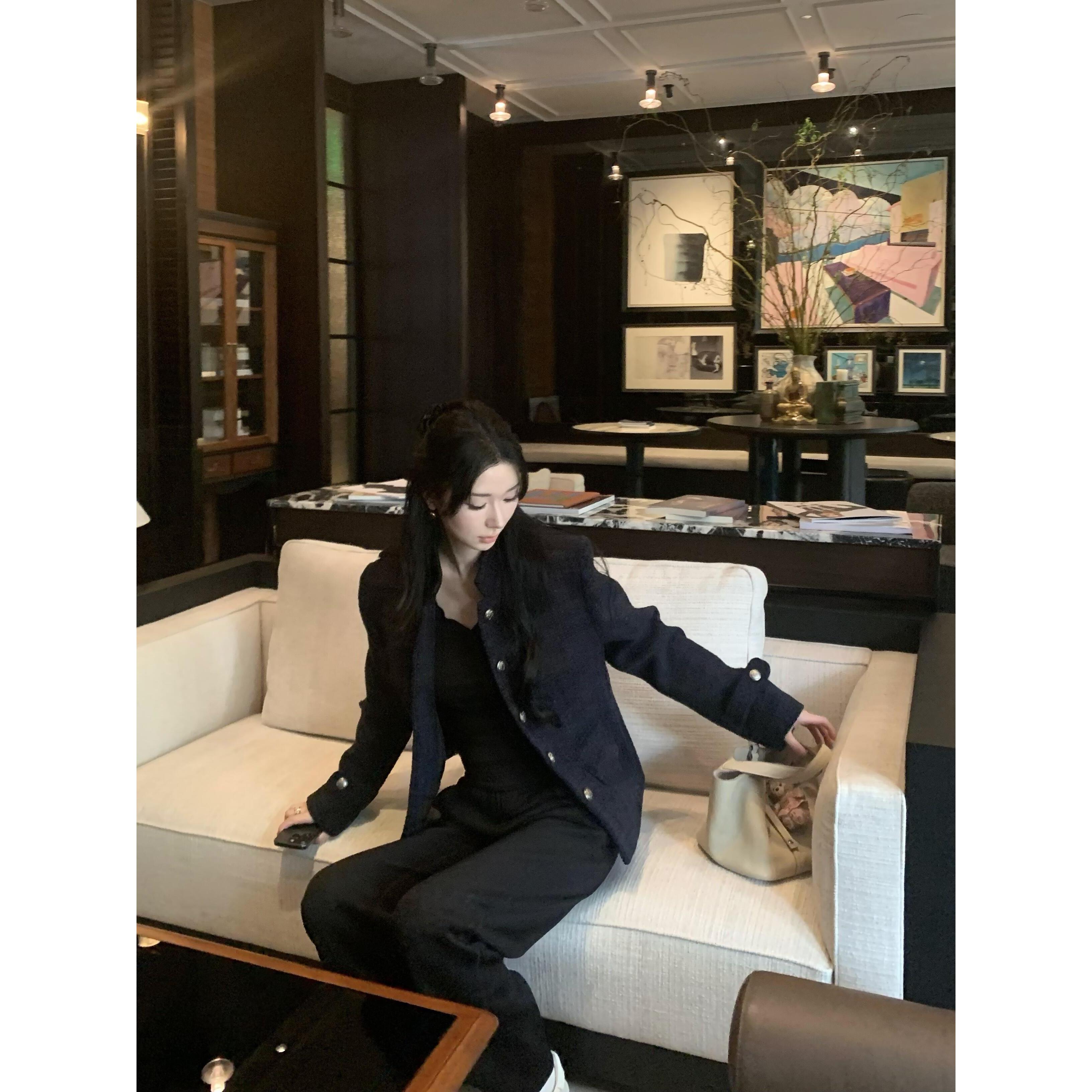 小香风老钱原创设计感慵懒2025冬季新款宽松短款显瘦上衣短款外套