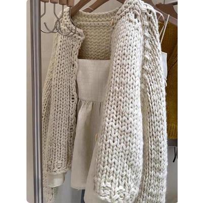 2025新款今年流行爆款韩系穿搭独特漂亮气质米白色毛衣针织上衣女