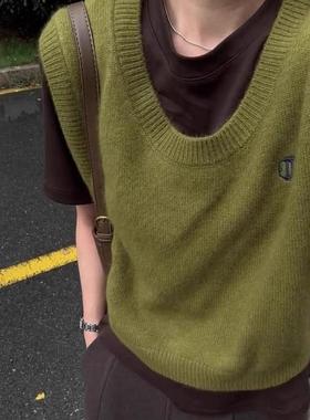 别致复古高级感绿色圆领针织毛衣背心女春秋叠穿外搭坎肩马甲上衣