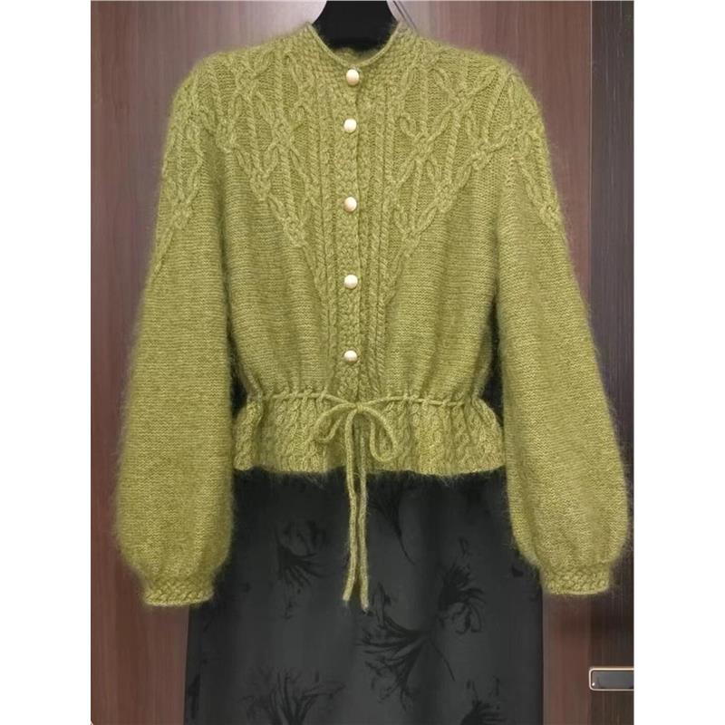 巨好看的韩系早秋季氛围感穿搭上衣绿色绞花收腰针织衫毛衣外套女