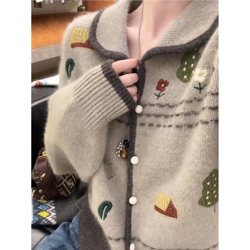巨好看的轻熟上衣韩系早秋季流行穿搭奶茶色刺绣针织衫毛衣外套女