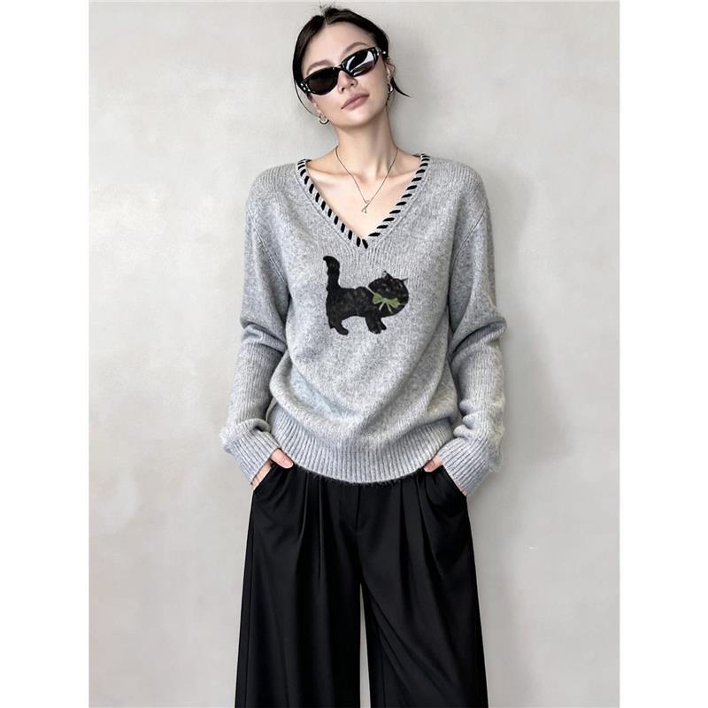 高级感小猫印花秋冬针织衫女新款灰色巨好看穿搭保暖V领时尚上衣