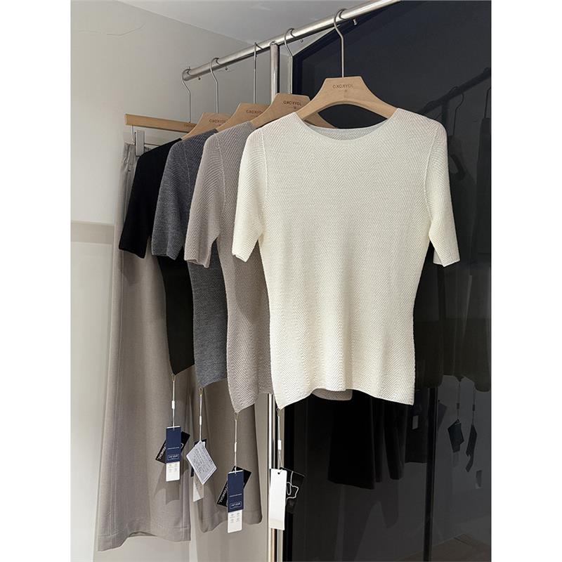 今年流行无缝一体扬子纱100羊毛修套头中袖圆领修身针织衫上衣女