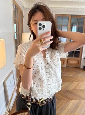 牛X货 巨炸裂！法式白色镂空钩花短袖衬衫女2025新款v领正肩上衣