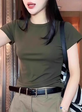 复古军绿色正肩短袖t恤女款夏季小个子炸街穿搭修身短款辣妹上衣