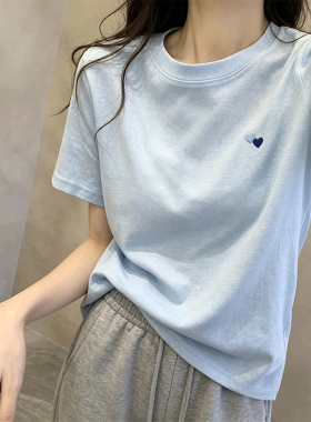 奶fufu蓝色爱心刺绣短袖T恤女夏季宽松百搭显瘦时尚减龄休闲上衣
