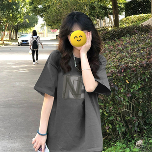 正肩纯棉短袖t恤女生夏季深灰色小众不撞款宽松慵懒风体恤上衣潮