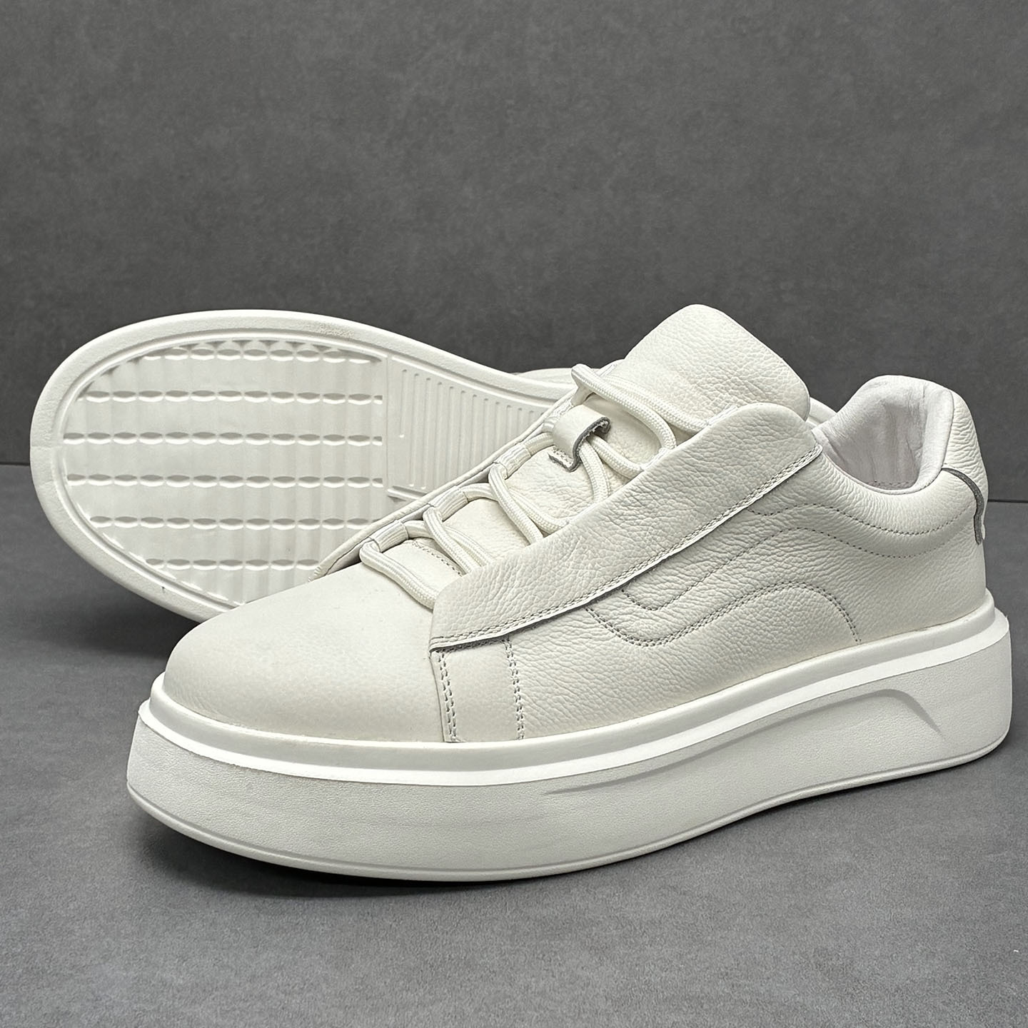 A258-M25681-P180头层牛皮轻奢简约休闲鞋低运动男鞋设计感潮鞋，男鞋休闲鞋，电商A258