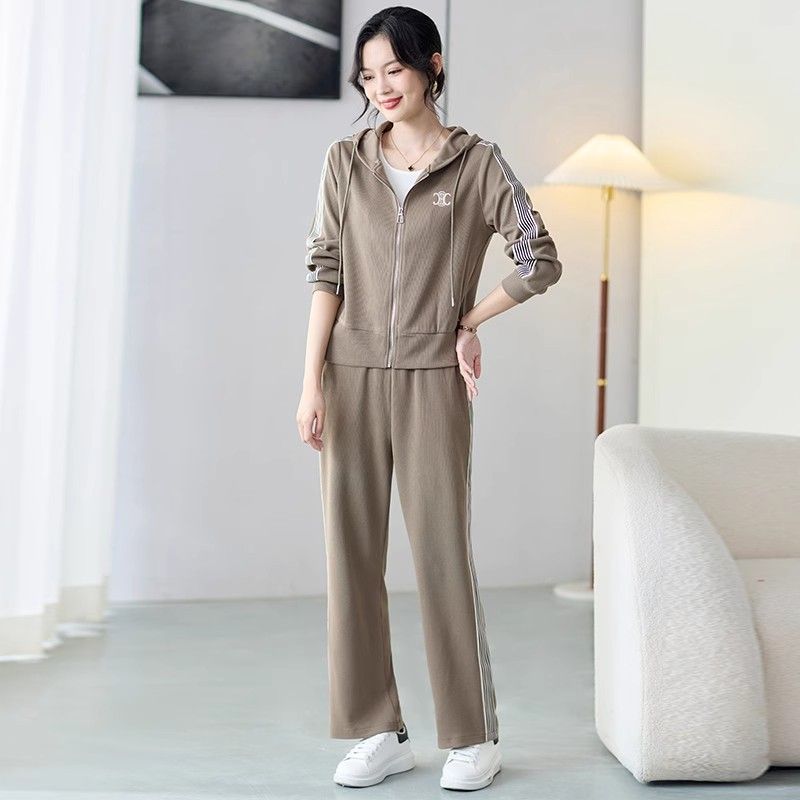 气质妈妈春装运动服套装洋气中老年女装外套胖妹妹休闲上衣两件套