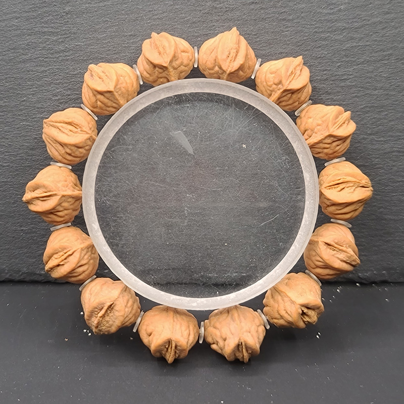 三易缘天然异形龙纹桃核文玩手串