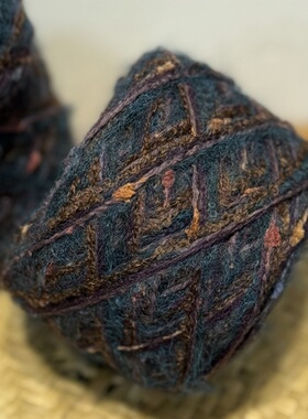 海盐复古美拉德紫色星空手编特色羊毛混线外套发卡衣服包围巾线团
