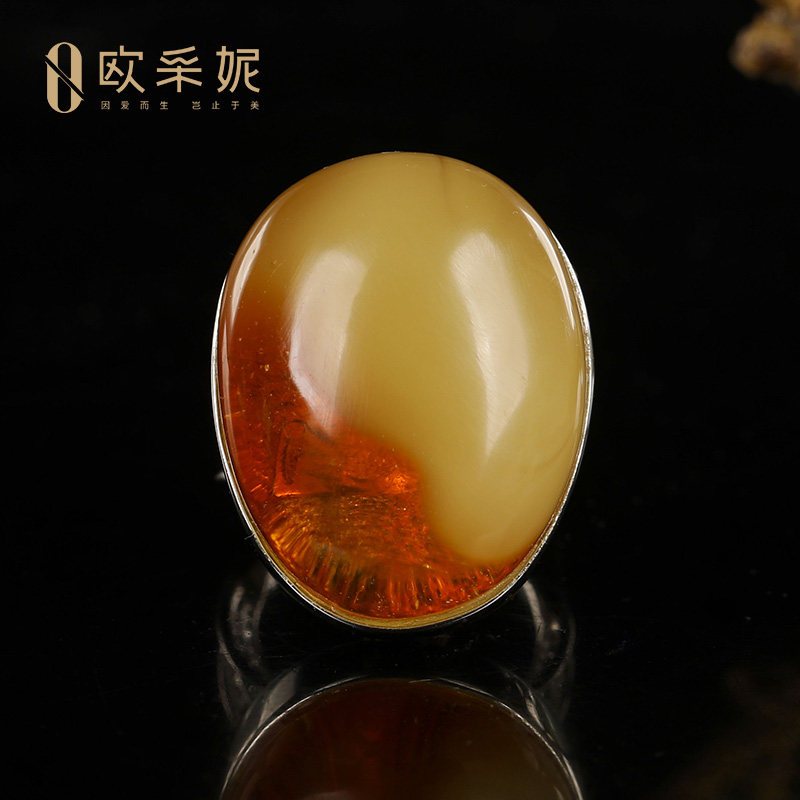 欧采妮S925银镶白花蜜蜡戒指