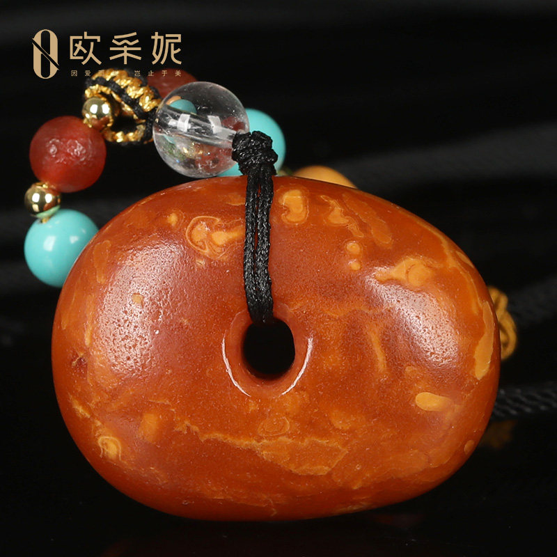 欧采妮天然鸡油黄蜜蜡吊坠