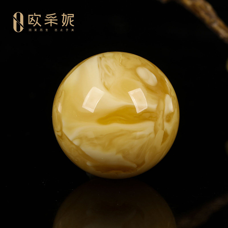欧采妮天然琥珀奶花满蜜吊坠