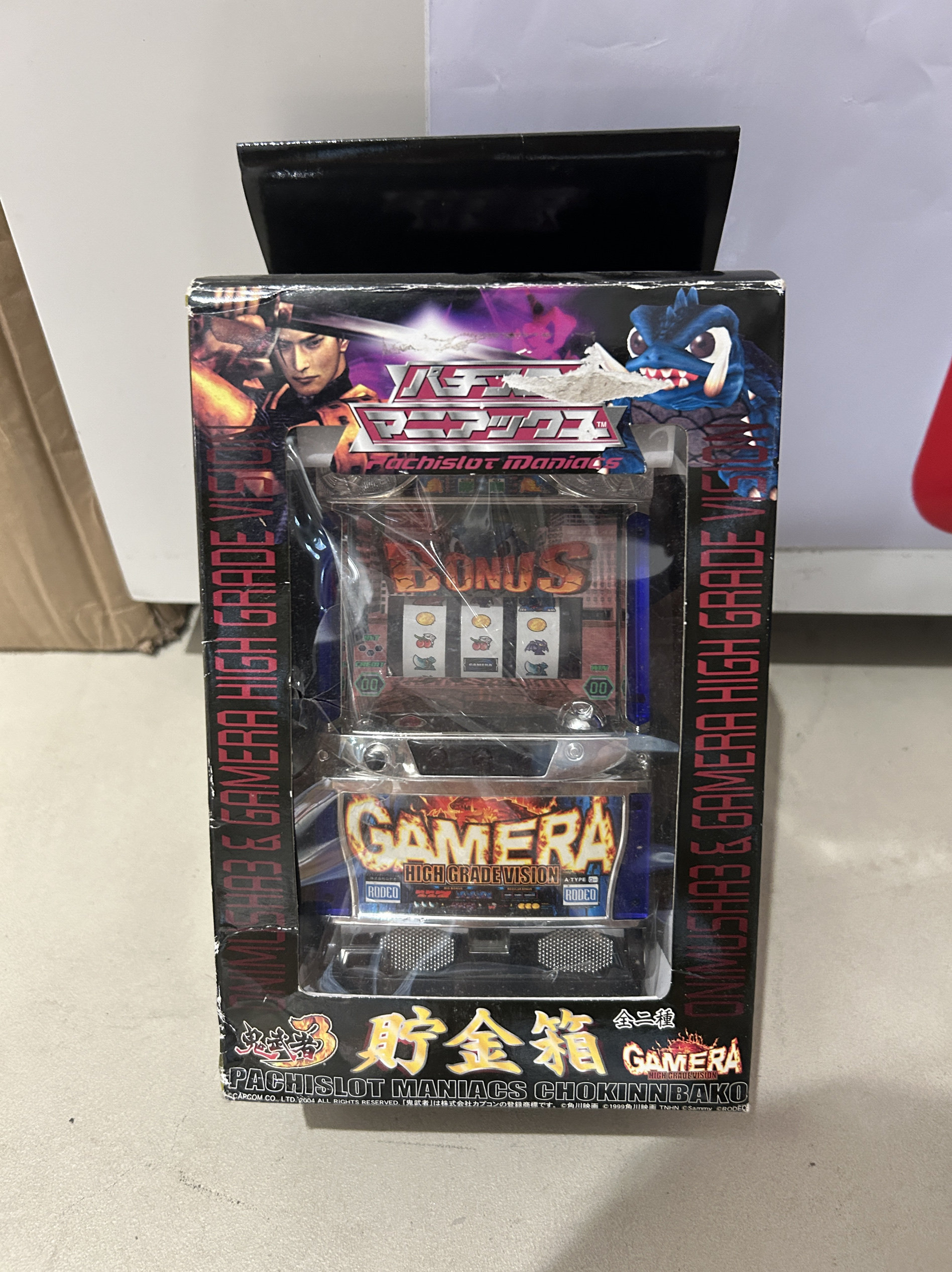 全新未使用，加美拉和鬼武者联名版，缩小存钱罐，抽奖机娃娃机