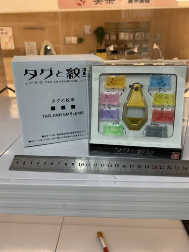 日版正版，数码宝贝大冒险数码暴龙15周年限定，发光进化钥匙徽章