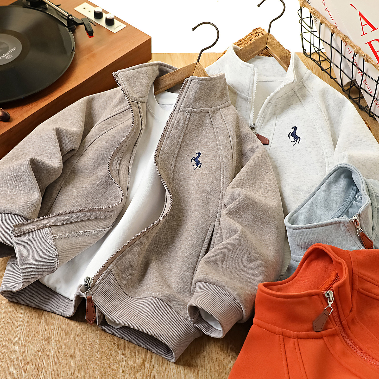 男童外套春秋2026新款儿童立领针织拉链上衣中大童帅气春装衣服潮