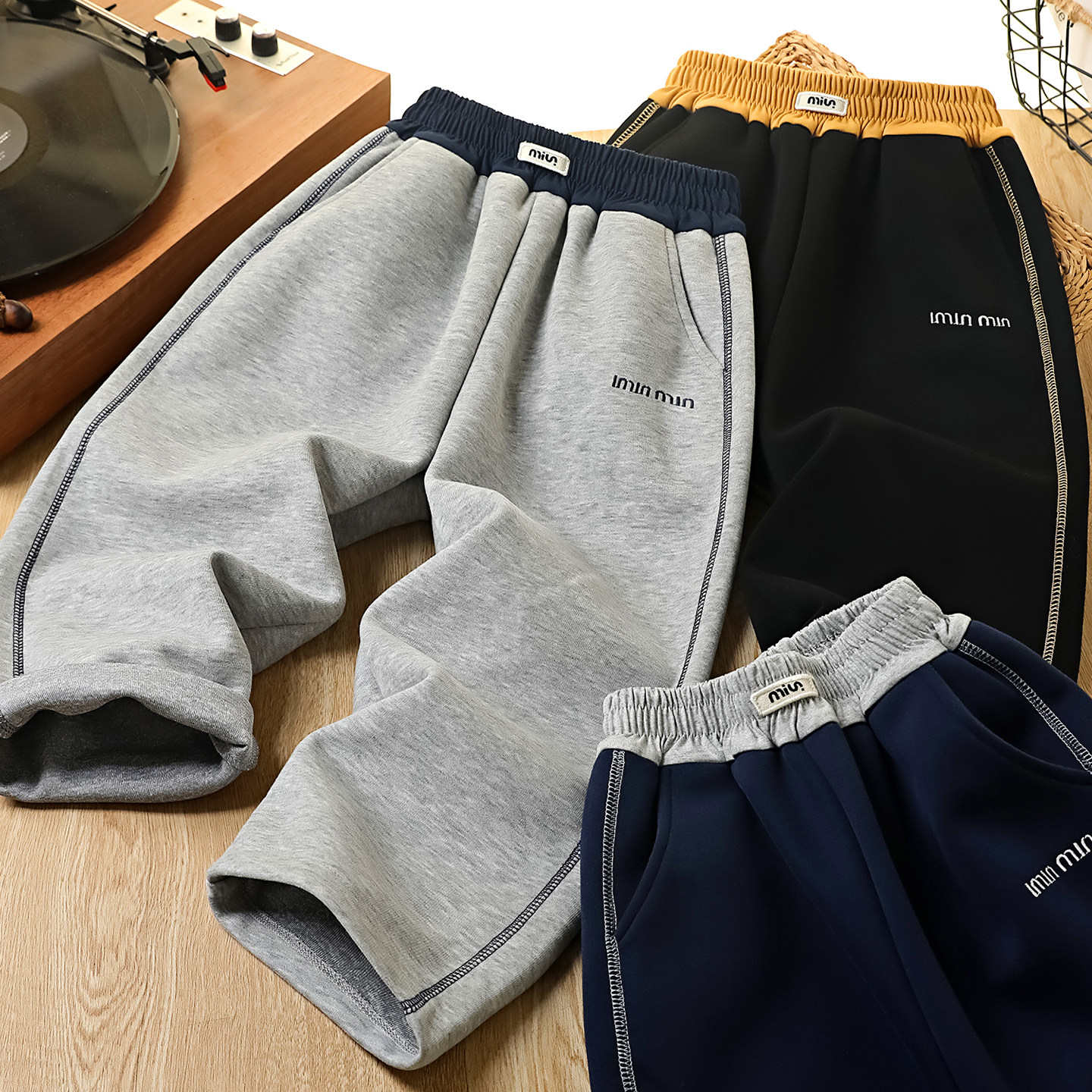 男童裤子春秋2026新款儿童撞色时尚运动卫裤中大童休闲百搭长裤潮