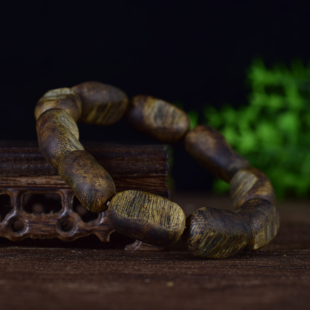 【留疤舍利】9分沉越南芽庄黑棋楠16.53克留疤随型沉香手串