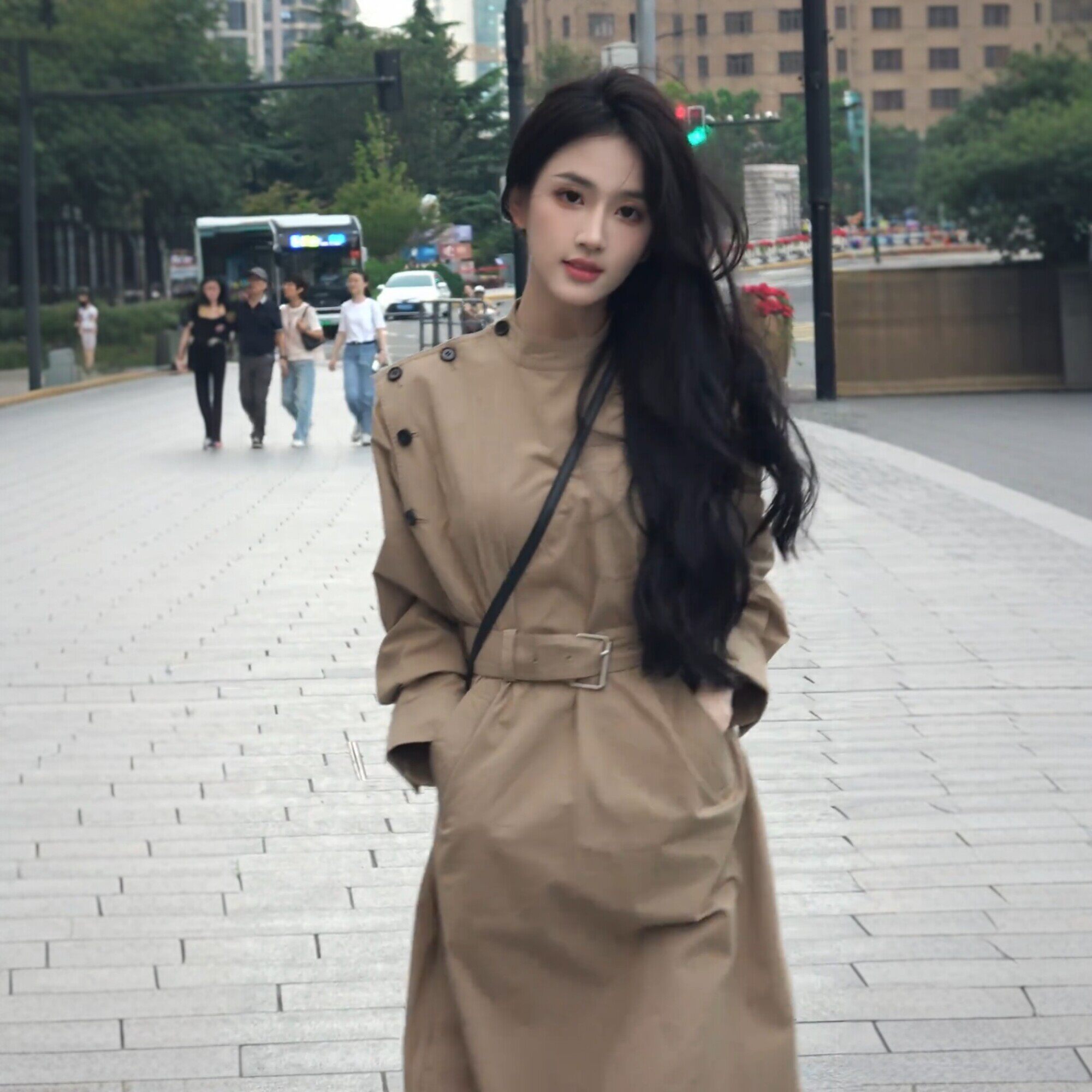 潘敏同款韩版立领卡其色风衣连衣裙女秋季新款双排扣收腰气质外套
