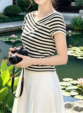 2026夏季新款显瘦条纹交叉