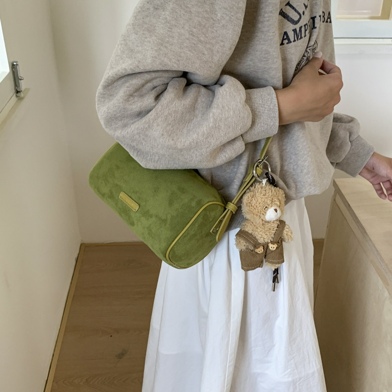 韩版磨砂波士顿包2025新款女式简约气质小众设计复古休闲斜挎包