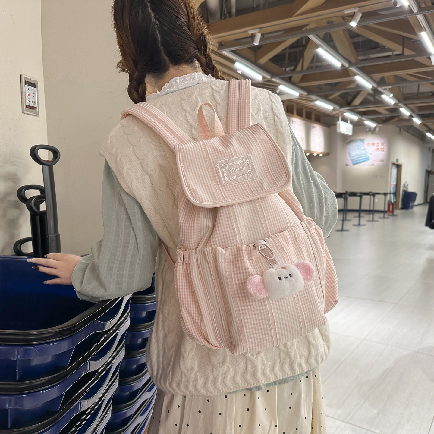 小清新轻便百搭小众学生双肩包图片