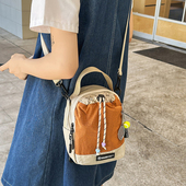 户外小背包女轻便外出高颜值多功能斜挎双肩两用包徒步登山水壶包