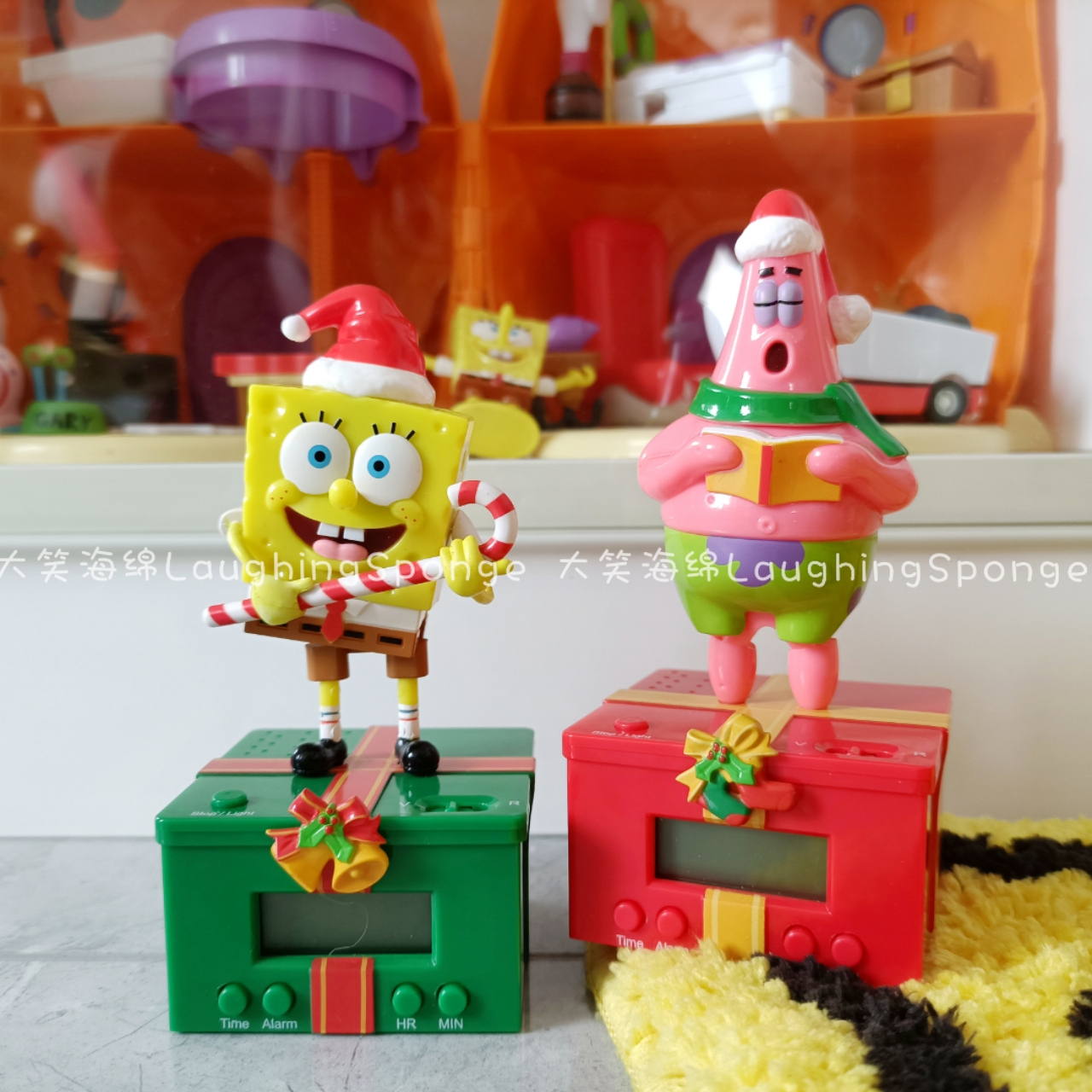 大笑正版海绵宝宝可动发声圣诞