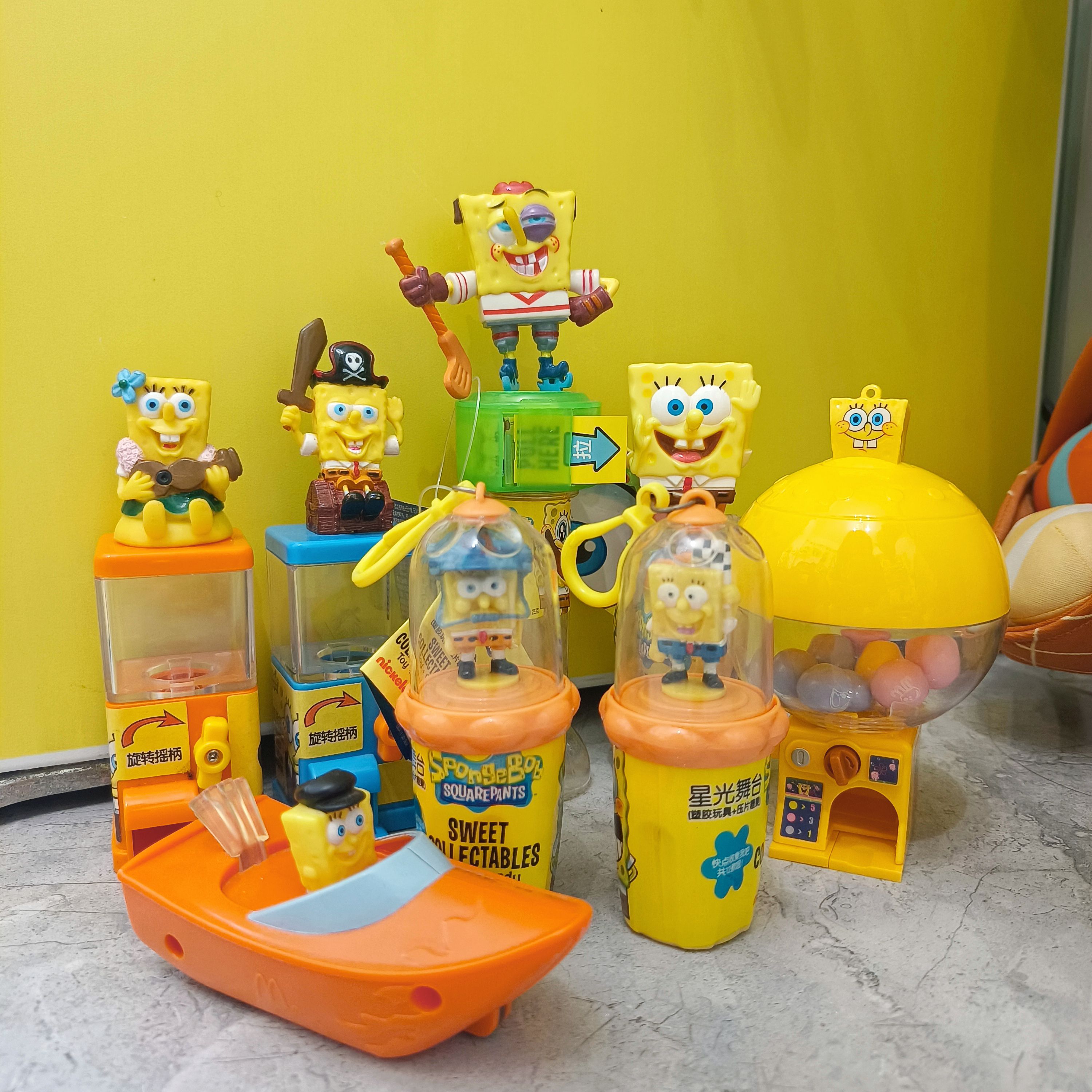 正版海绵宝宝可爱卡通挂件扭蛋机回力车吹泡泡玩具