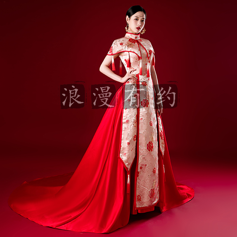 复古中国演出模特主持人舞台华服