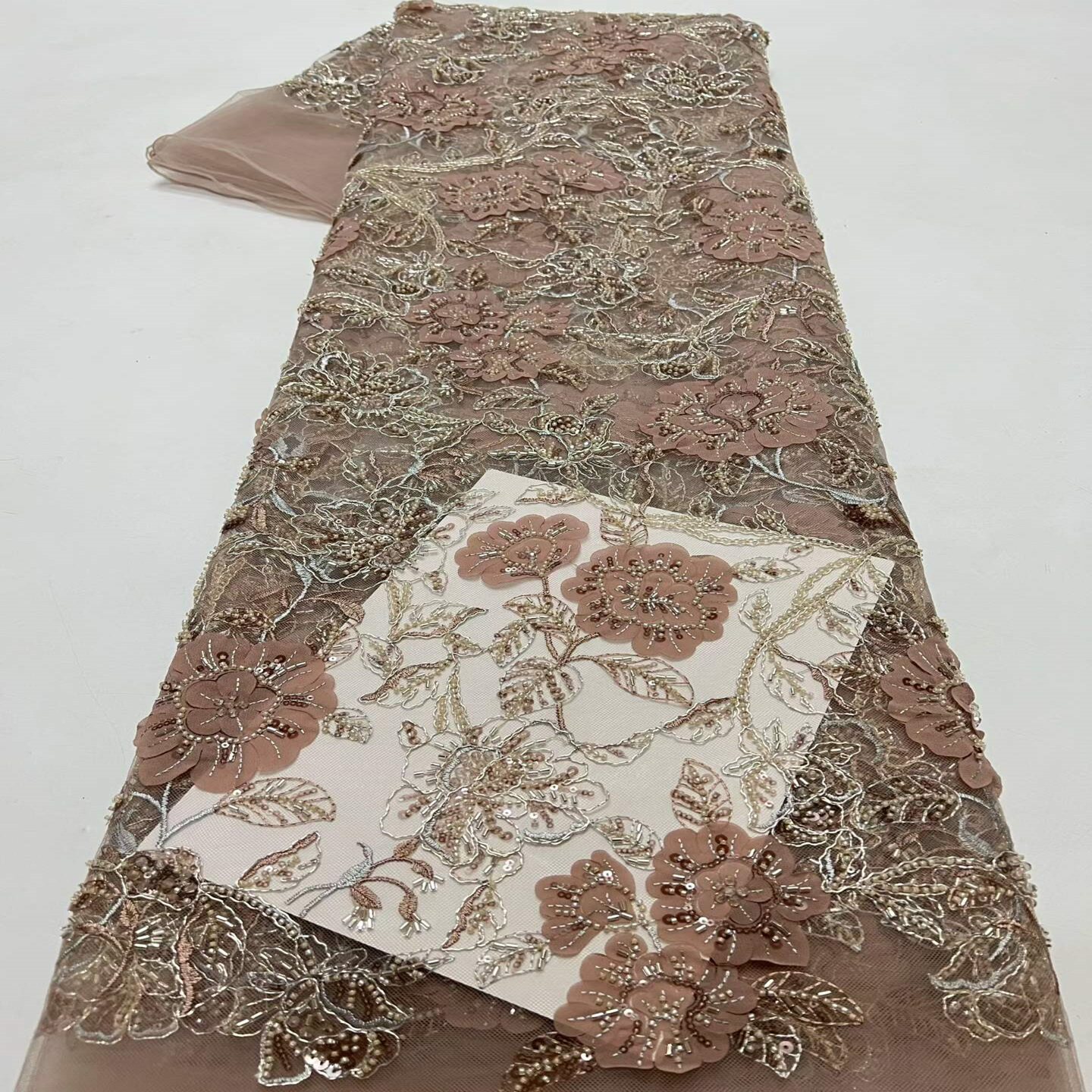 重工激光股绳绣珠管绣立体花朵网纱面料亮片刺绣礼服婚纱布料lace