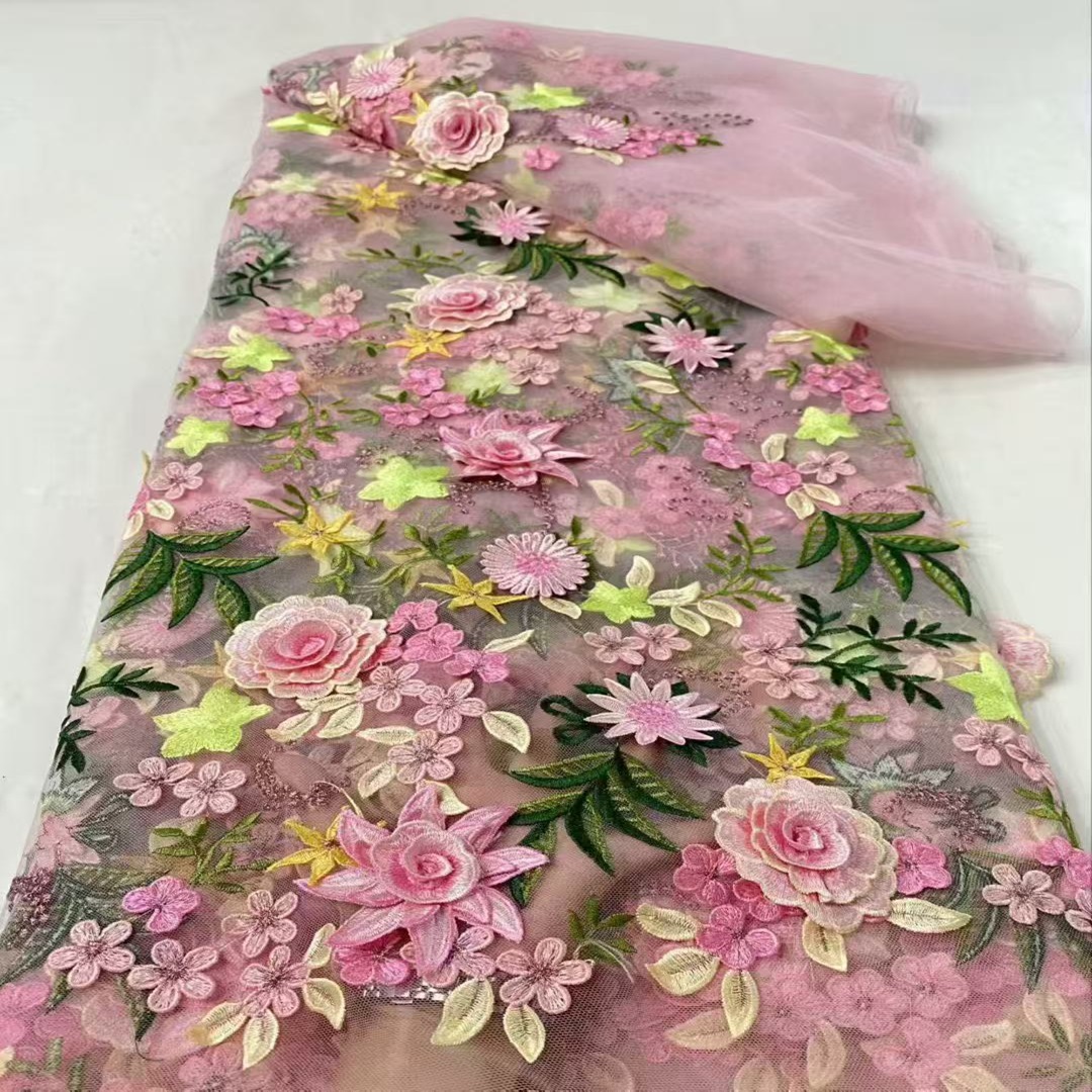精美立体浮花刺绣网纱布料婚纱礼服舞台服连衣裙绣花面料厂家批发