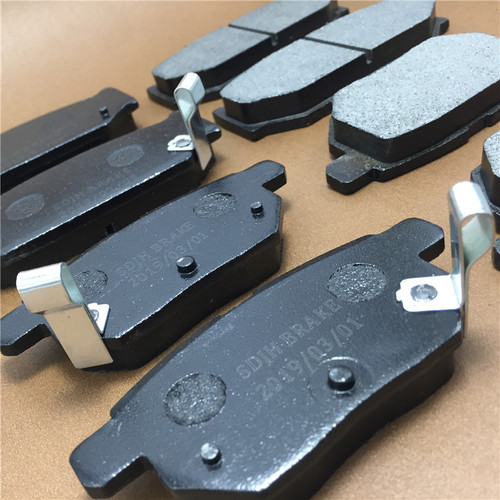 适用于铃木启悦出租车前后刹车片