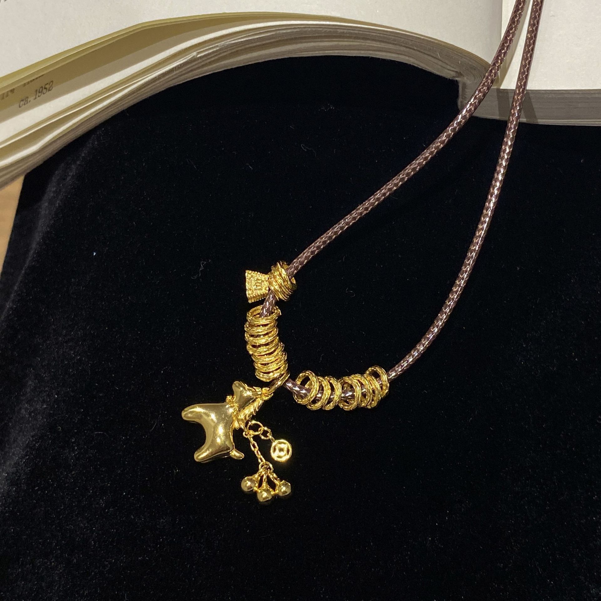 蒂奇S925纯银马上有钱花项链女小马流苏皮绳毛衣链称心如意锁骨链