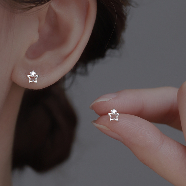 蒂奇小众设计感S999纯银星星闪钻耳钉女简约镂空五角星百搭耳饰品