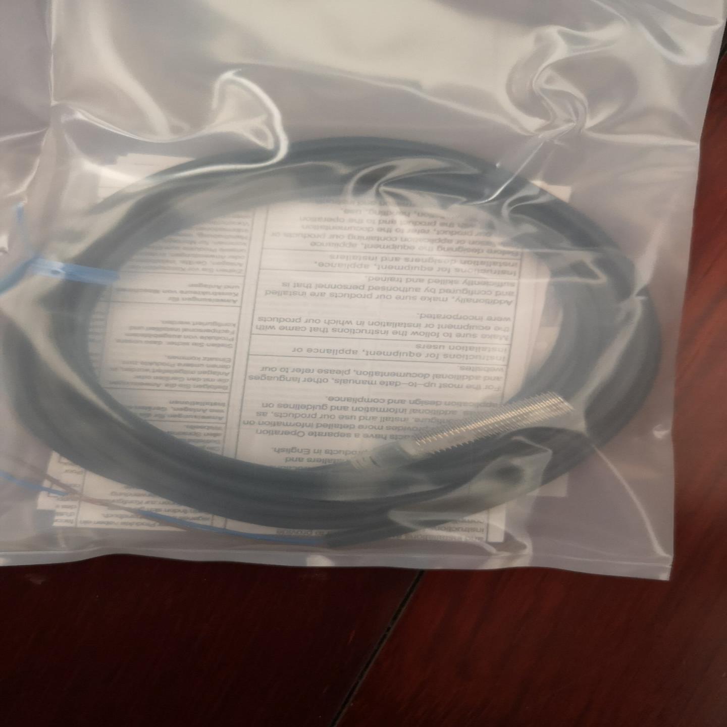 接近开关E2E-X1R5D1-T-N